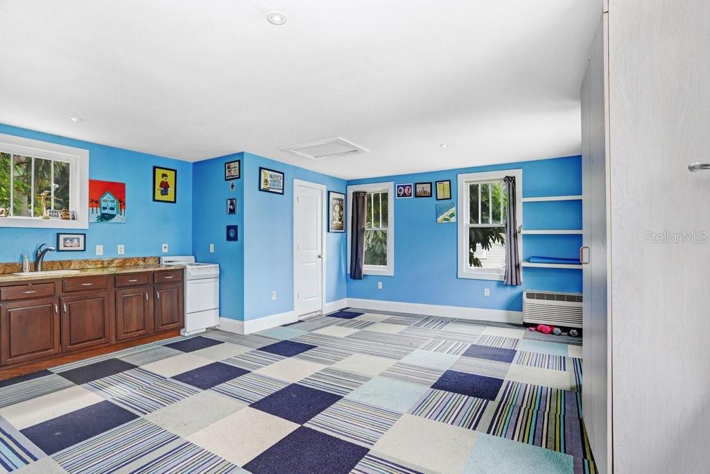 Image 31 of 36 For 1706 Hills Avenue