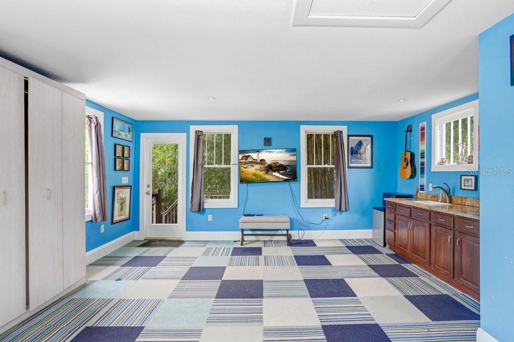 Image 32 of 36 For 1706 Hills Avenue