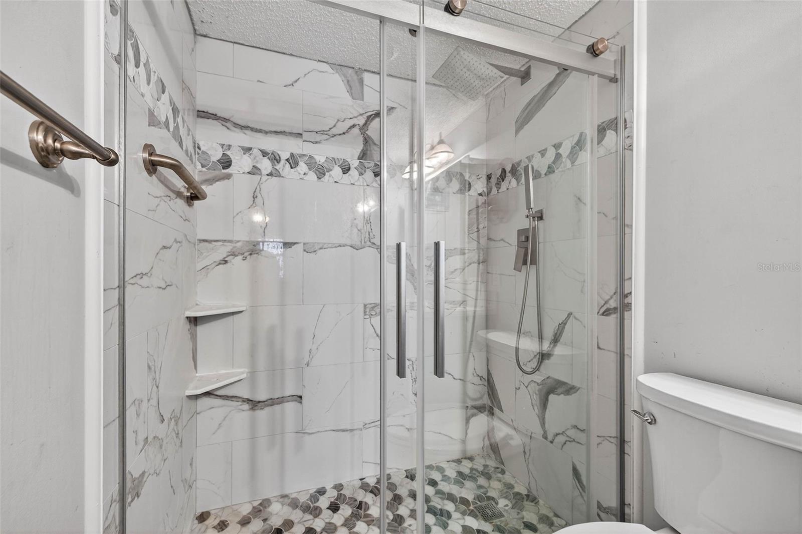 Image 19 of 44 For 6020 Shore Boulevard S 602