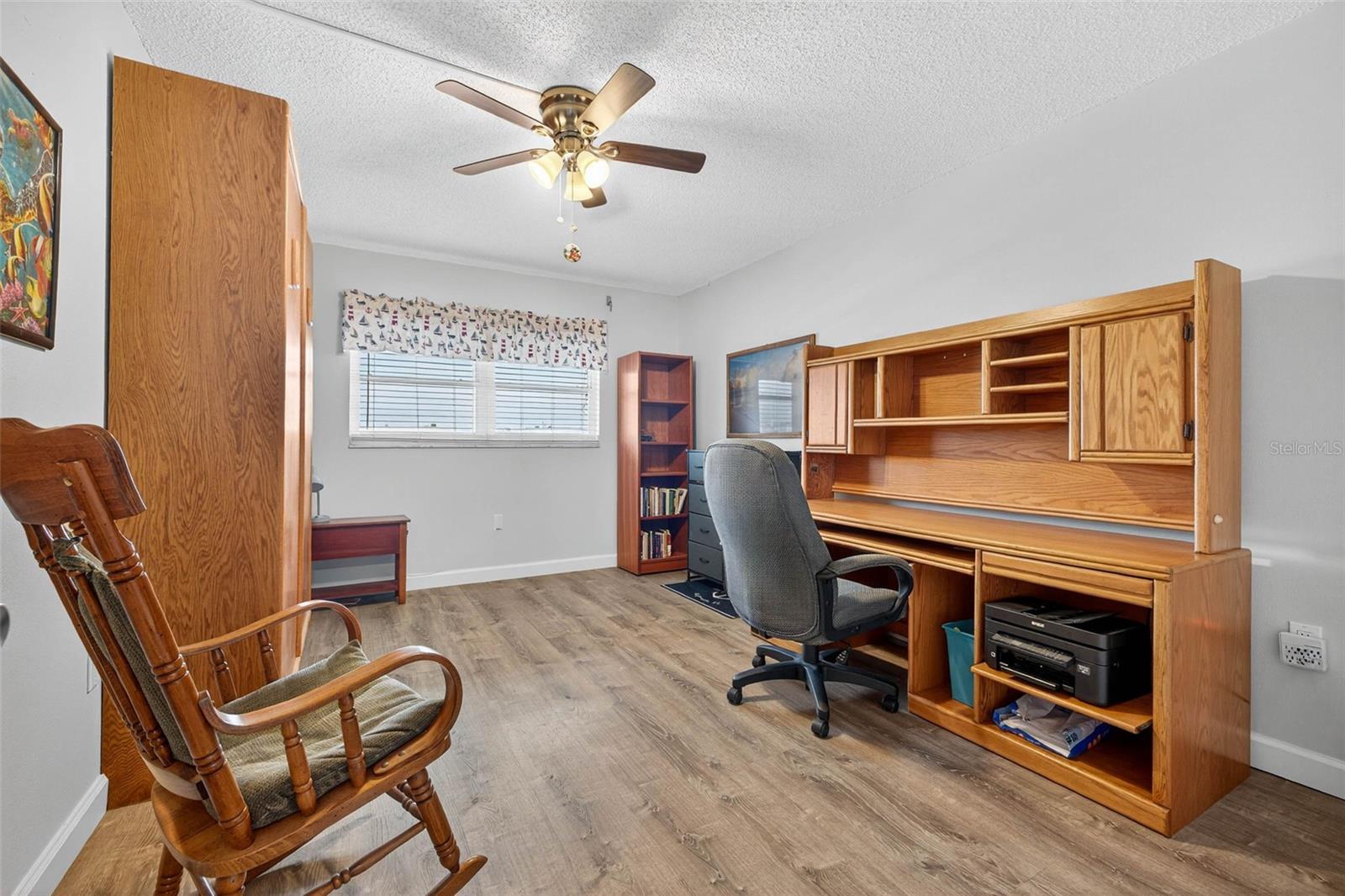 Image 20 of 44 For 6020 Shore Boulevard S 602