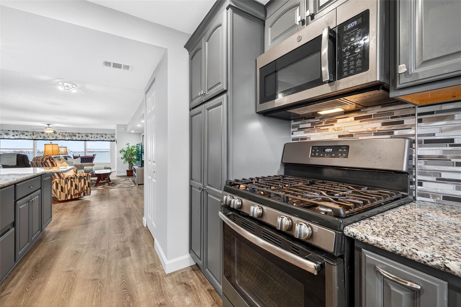 Image 6 of 44 For 6020 Shore Boulevard S 602