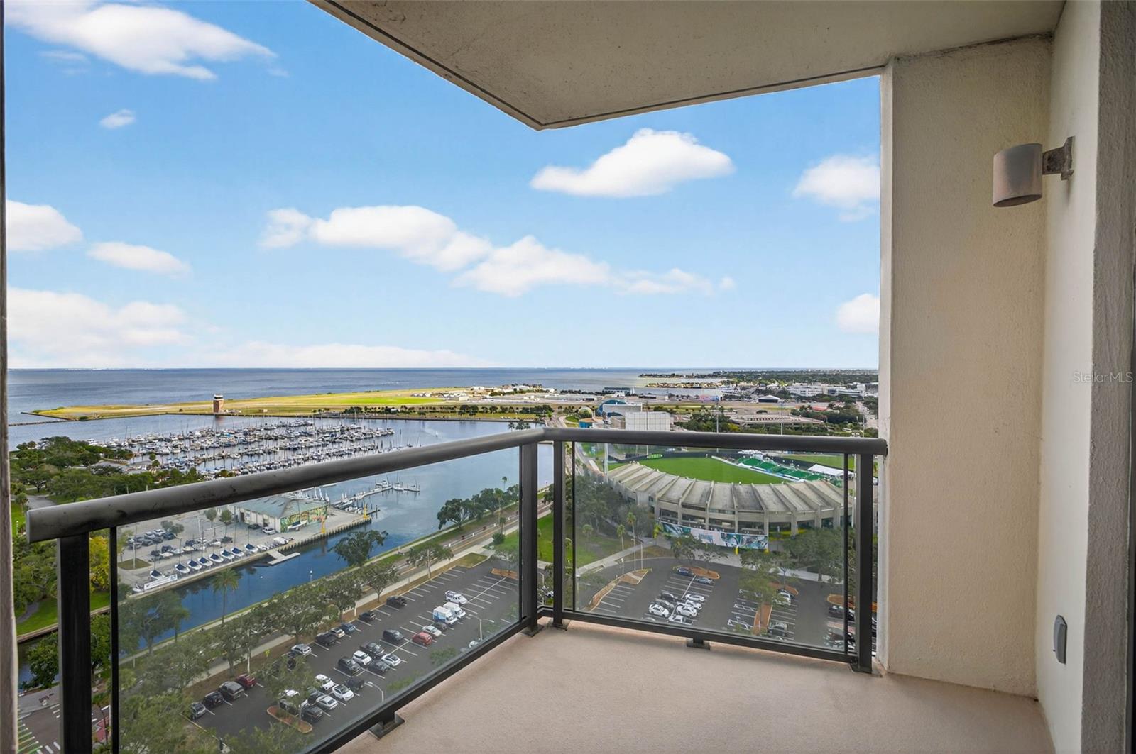 Image 31 of 62 For 1 Beach Drive Se 2006