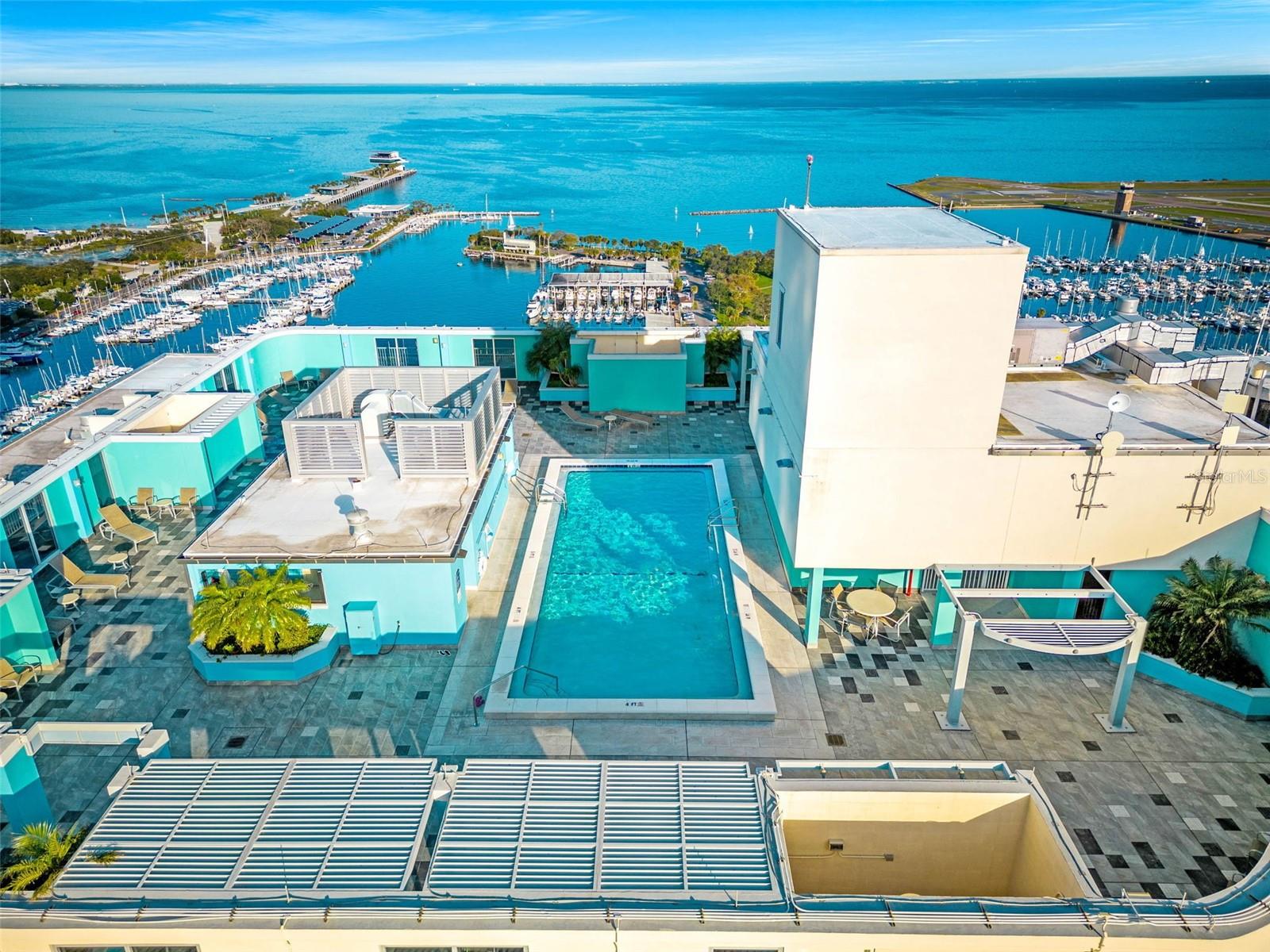 Image 40 of 62 For 1 Beach Drive Se 2006