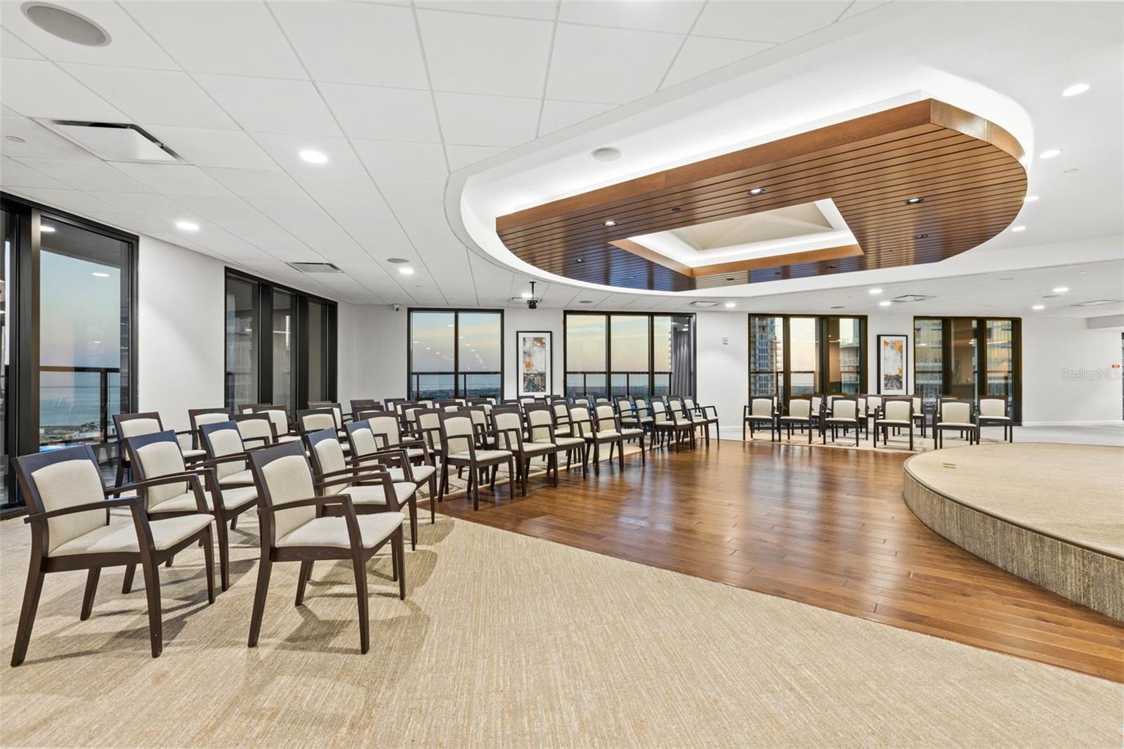 Image 47 of 62 For 1 Beach Drive Se 2006