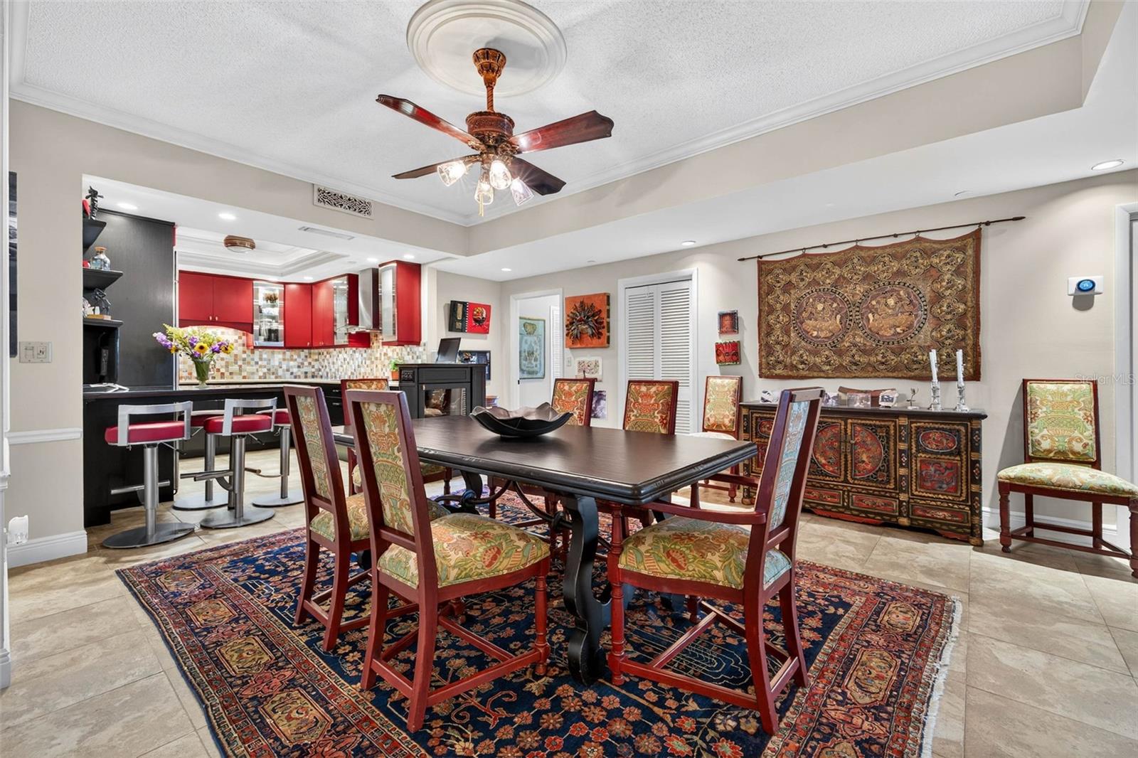 Image 5 of 62 For 1 Beach Drive Se 2006