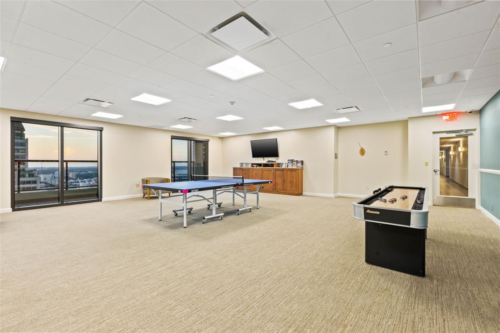 Image 54 of 62 For 1 Beach Drive Se 2006