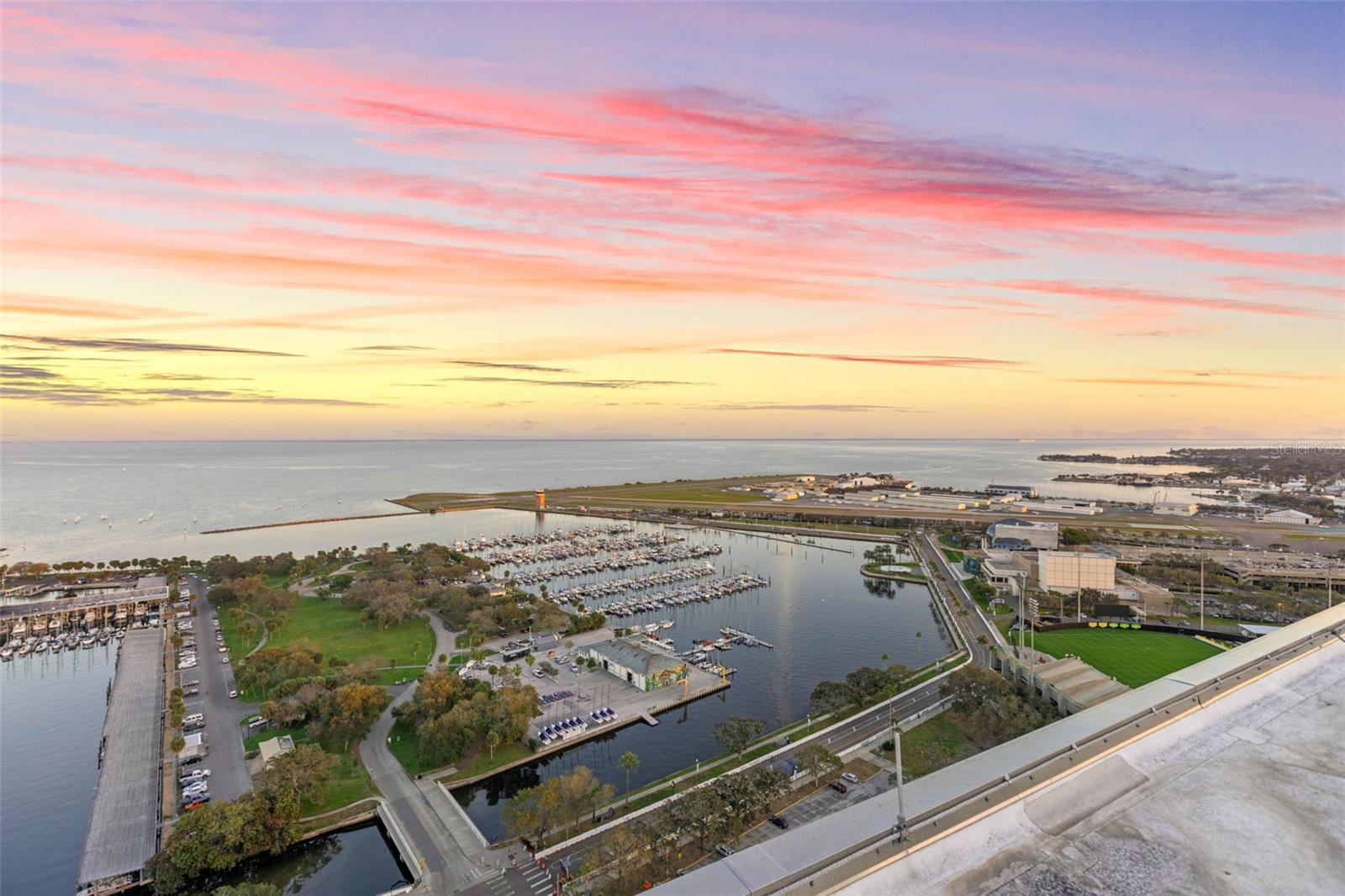 Image 56 of 62 For 1 Beach Drive Se 2006