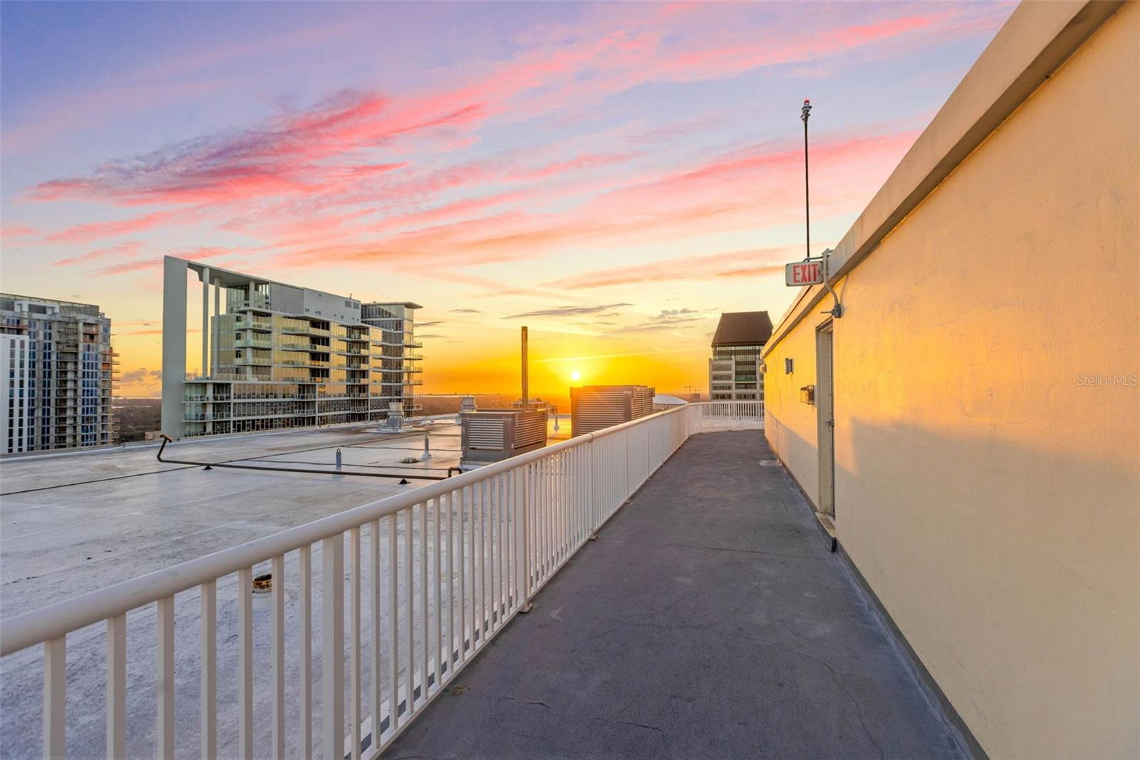 Image 59 of 62 For 1 Beach Drive Se 2006