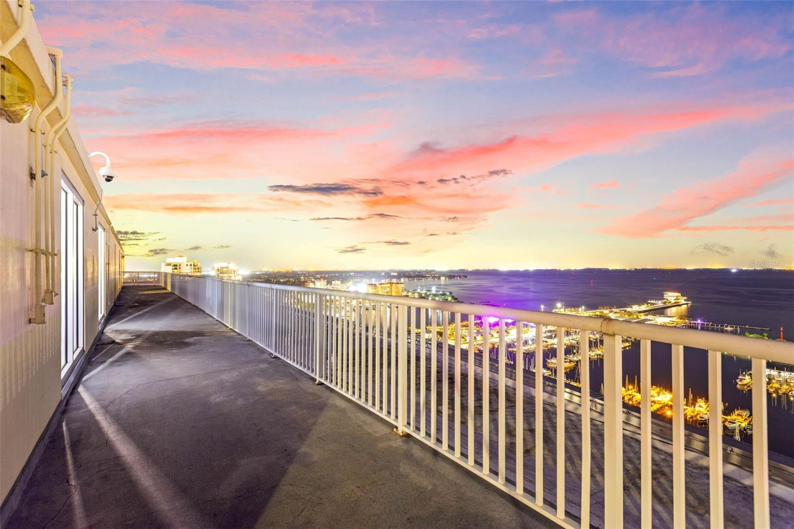 Image 60 of 62 For 1 Beach Drive Se 2006