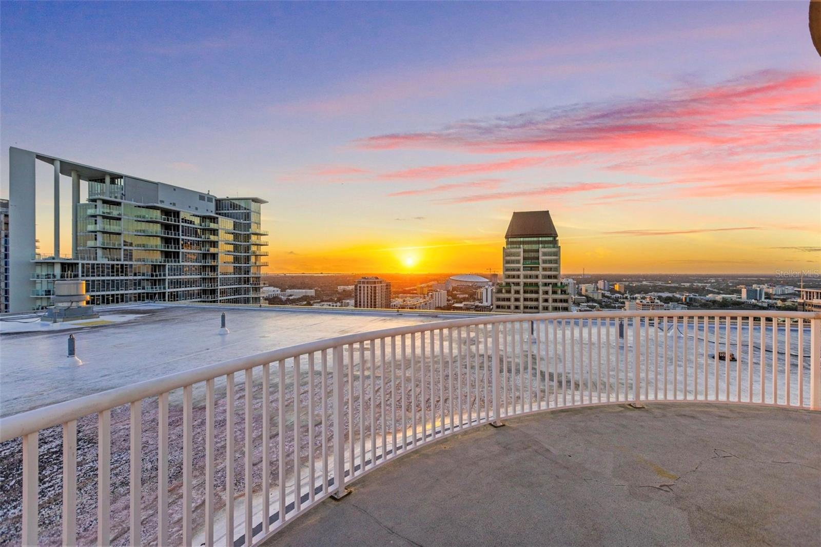 Image 61 of 62 For 1 Beach Drive Se 2006