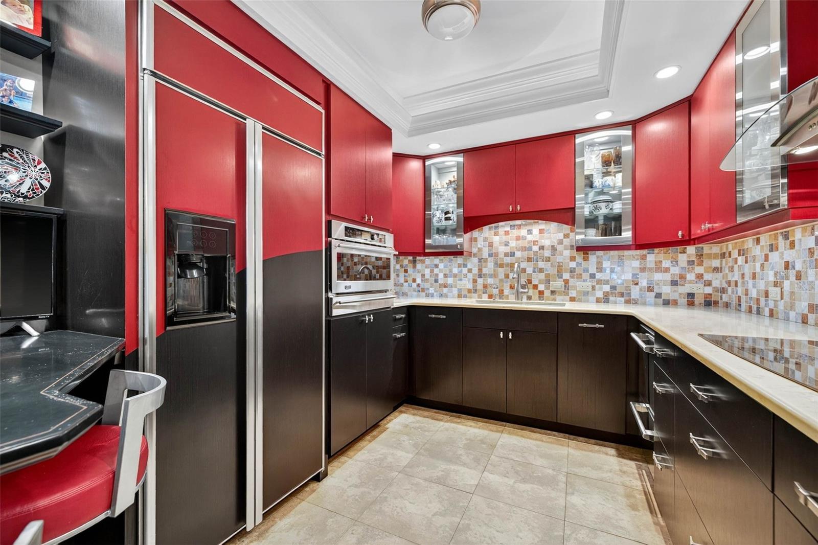 Image 8 of 62 For 1 Beach Drive Se 2006