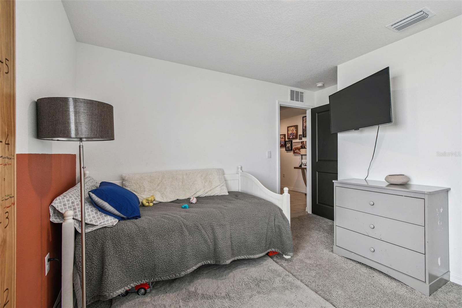 Image 22 of 47 For 3139 Silver Date Drive