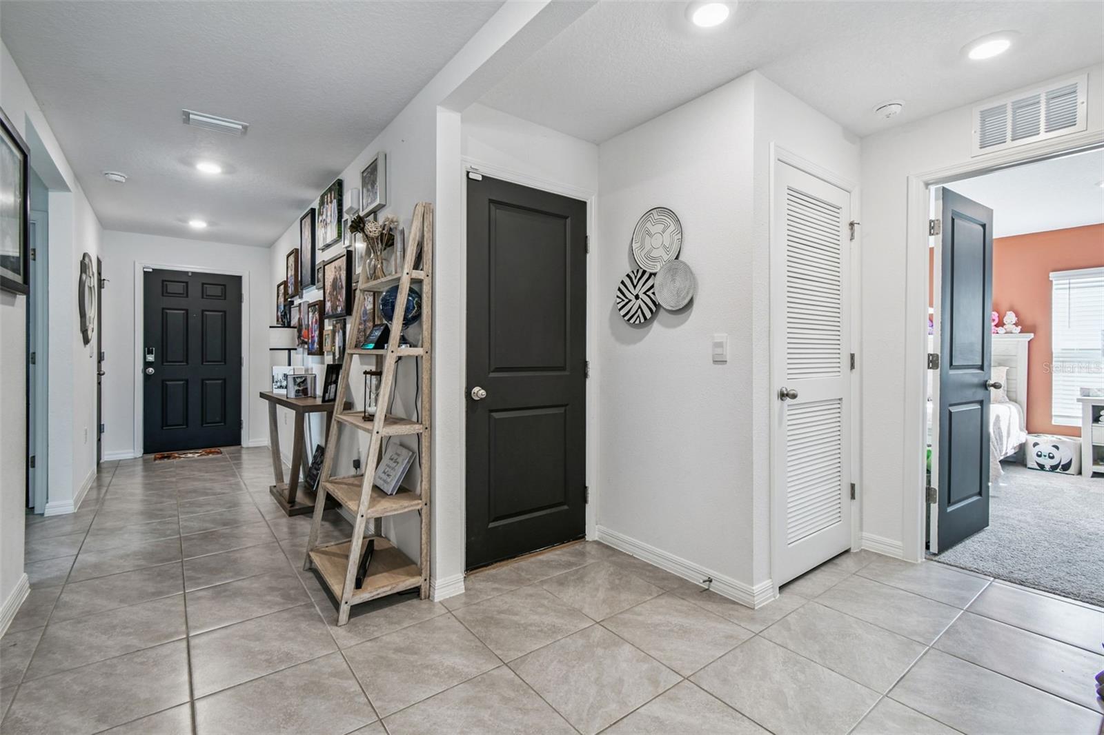 Image 3 of 47 For 3139 Silver Date Drive