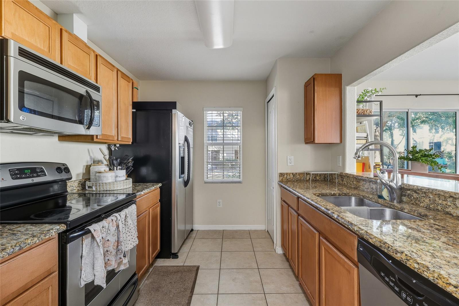 Image 4 of 14 For 10952 Keys Gate Drive