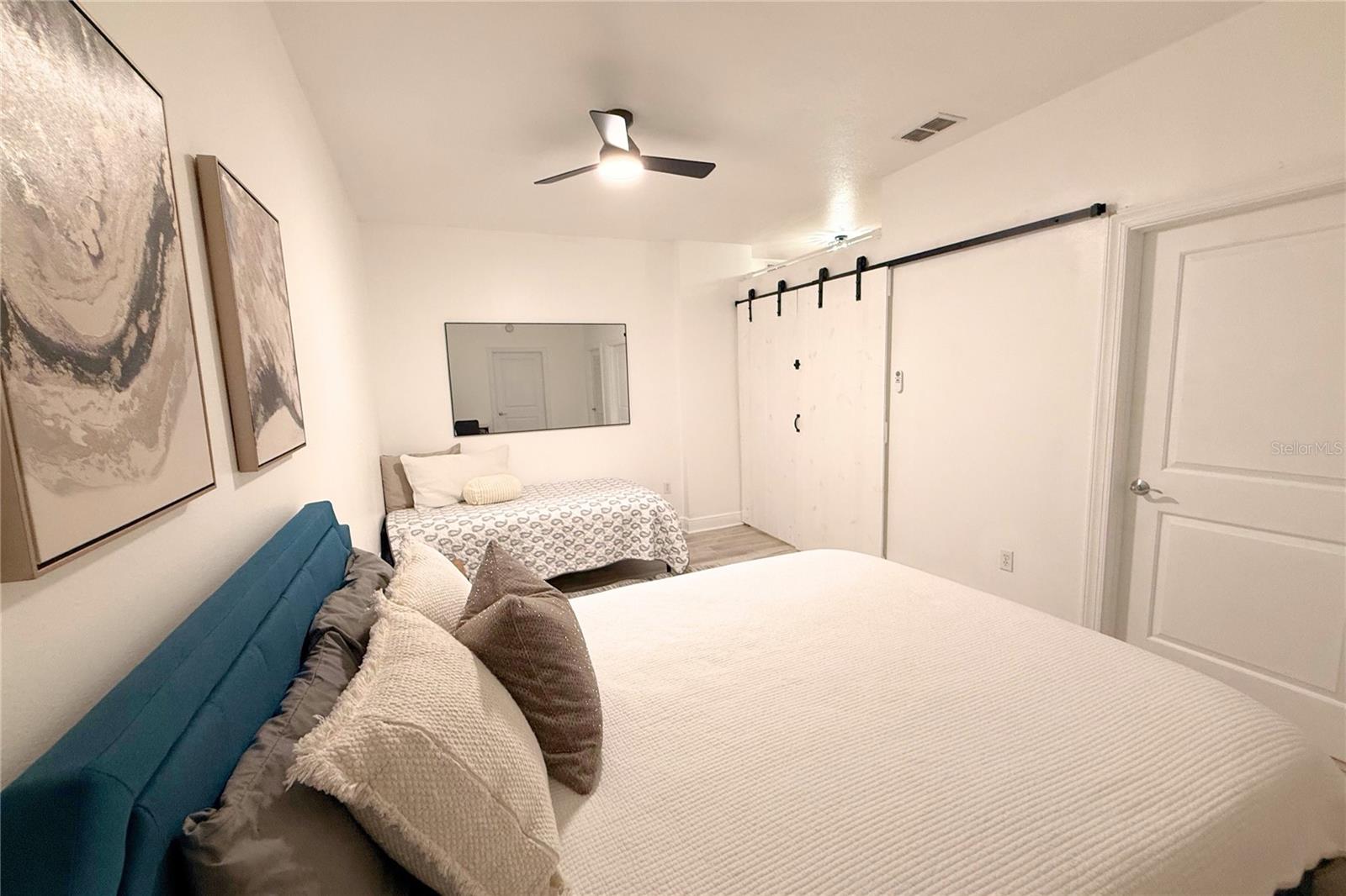 Image 22 of 51 For 628 Cleveland Street 1310