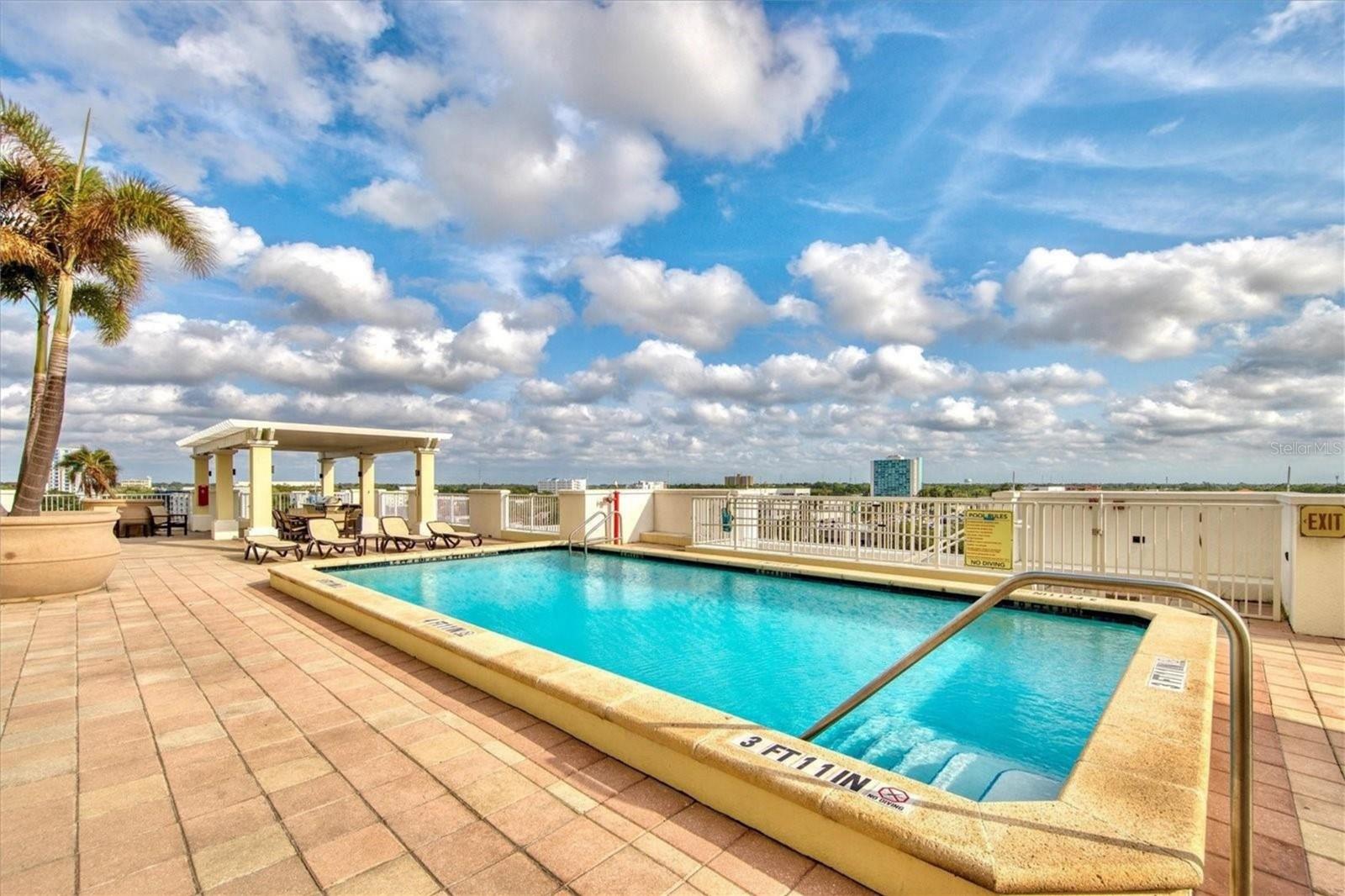 Image 29 of 51 For 628 Cleveland Street 1310