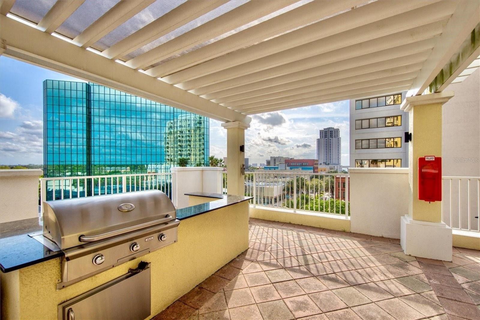 Image 32 of 51 For 628 Cleveland Street 1310