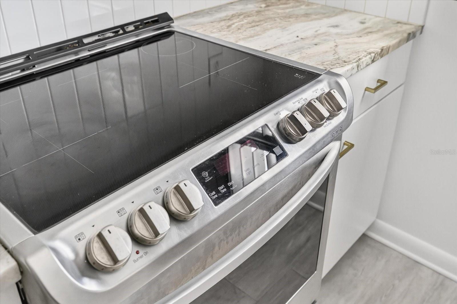 Image 14 of 27 For 2808 Azeele Street 205