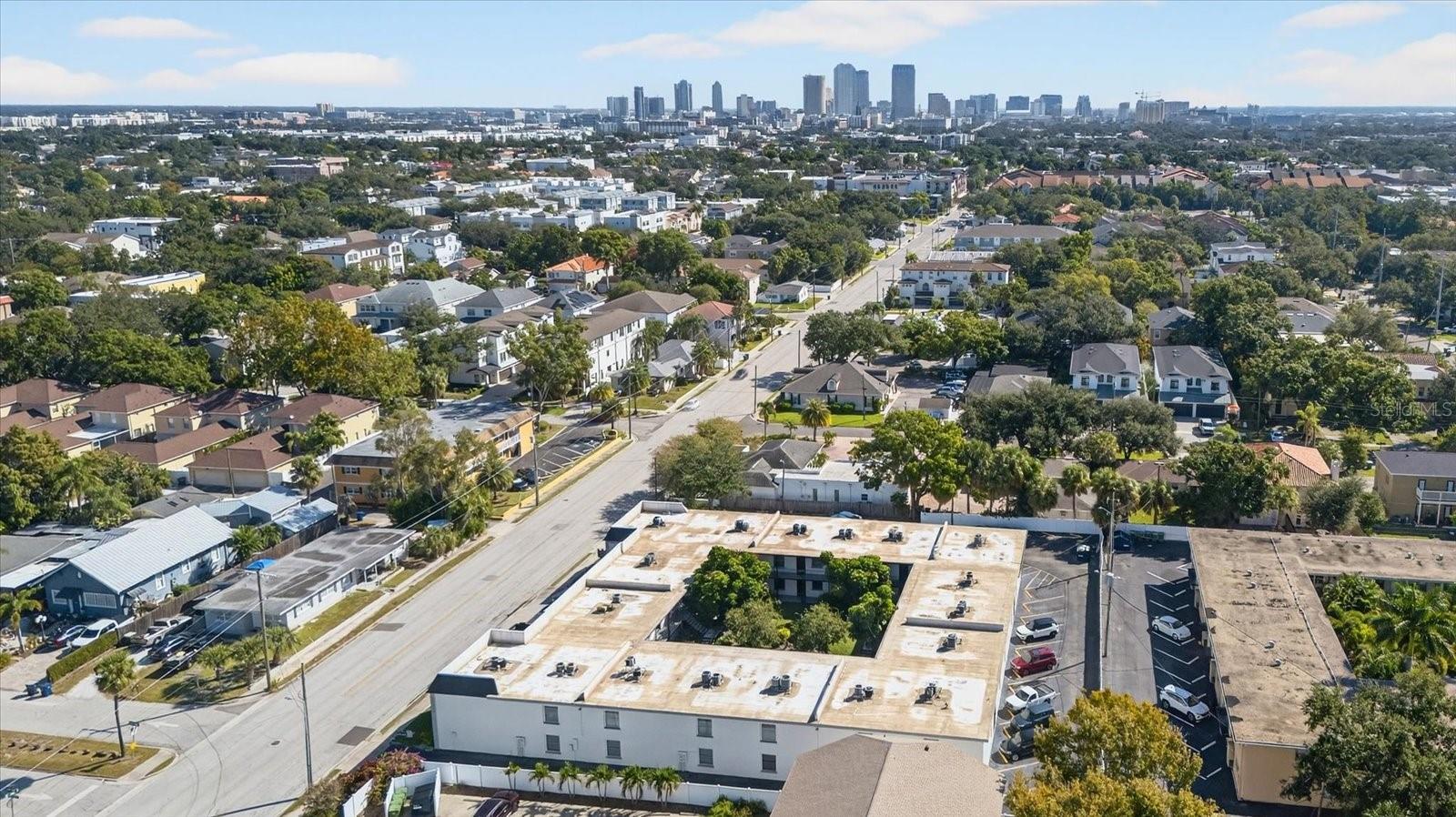 Image 27 of 27 For 2808 Azeele Street 205