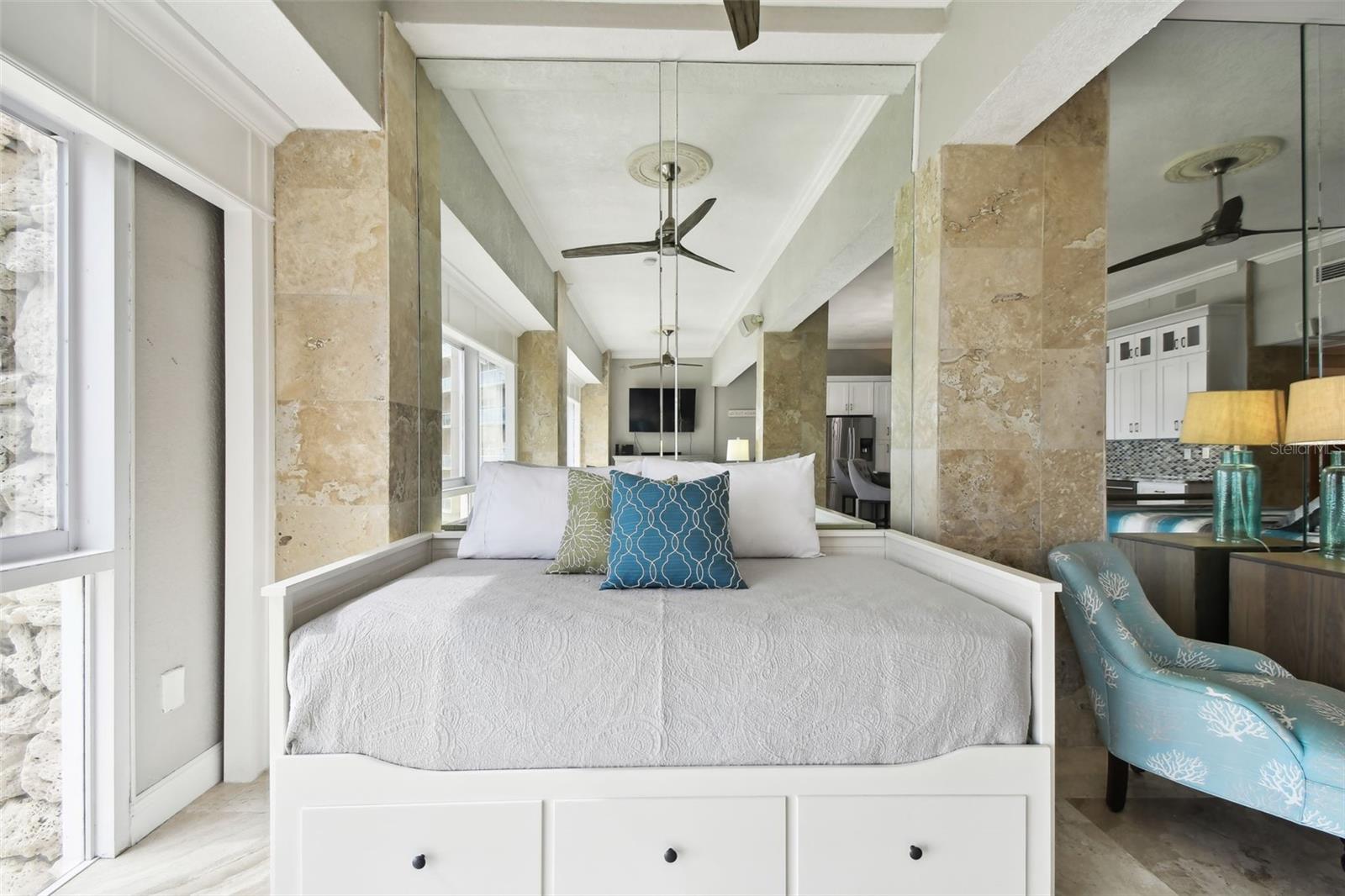 Image 18 of 51 For 880 Mandalay Avenue Cu15