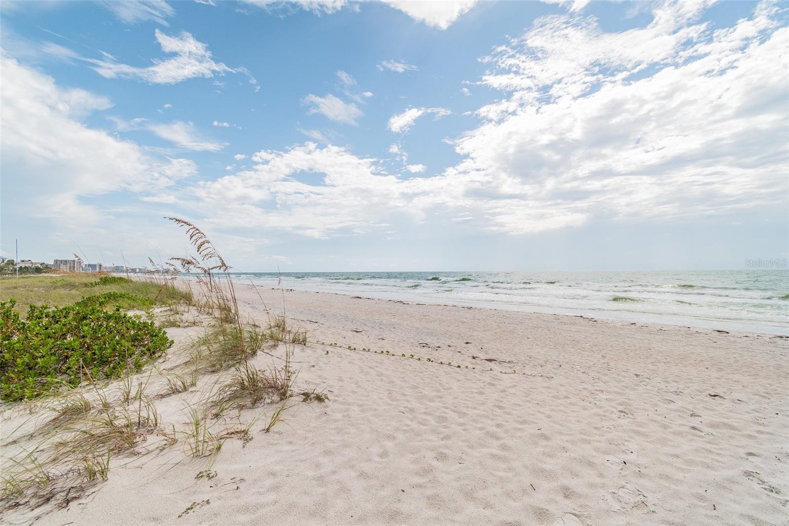 Image 2 of 51 For 880 Mandalay Avenue Cu15