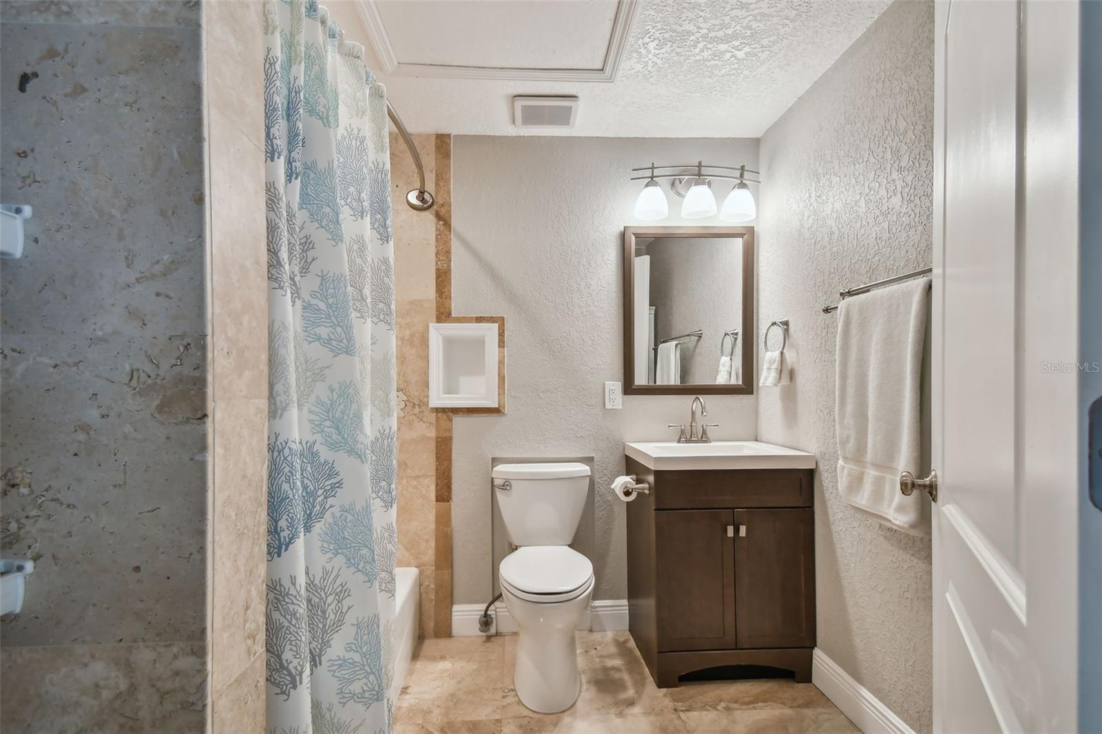 Image 24 of 51 For 880 Mandalay Avenue Cu15