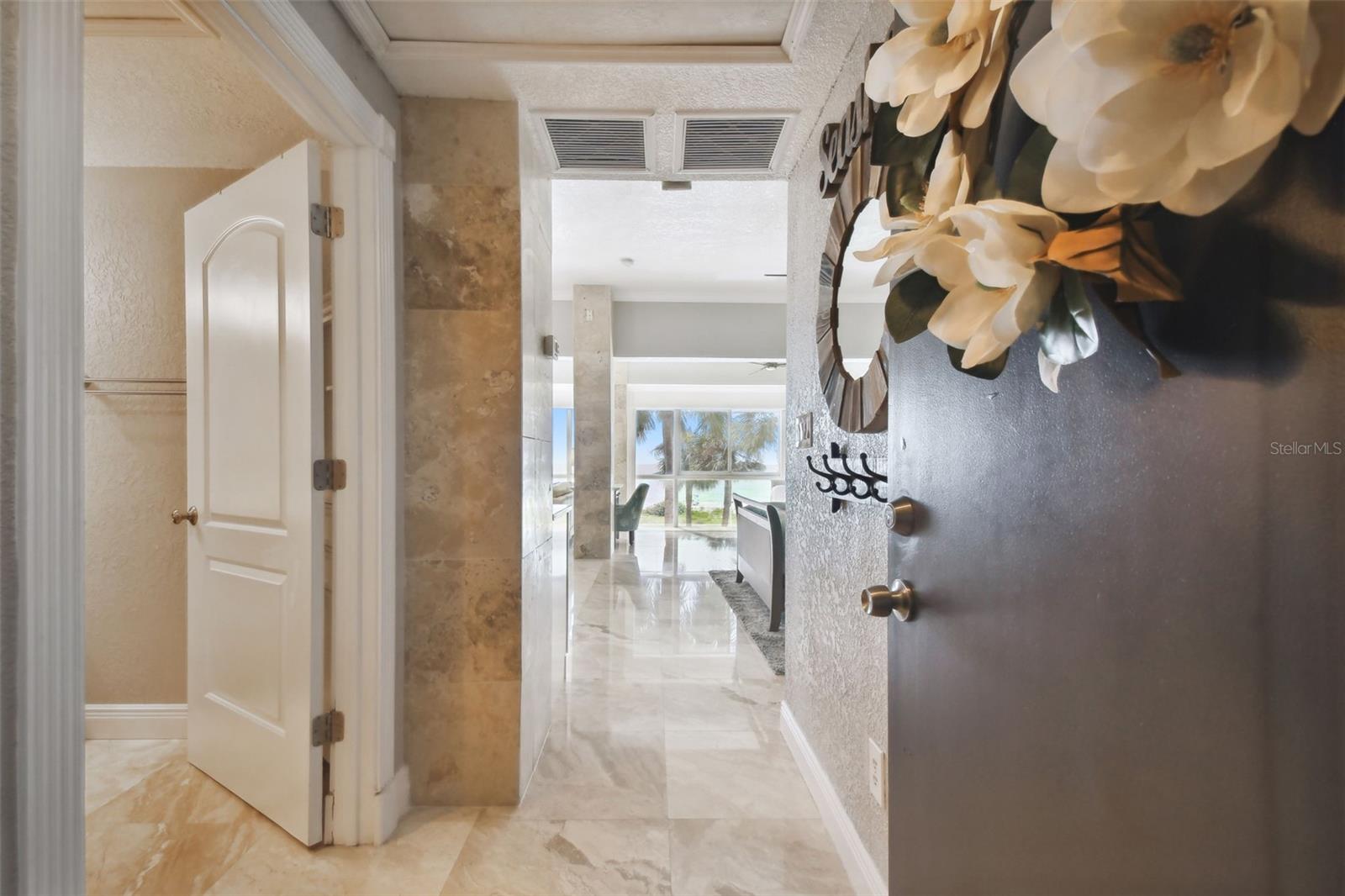 Image 3 of 51 For 880 Mandalay Avenue Cu15