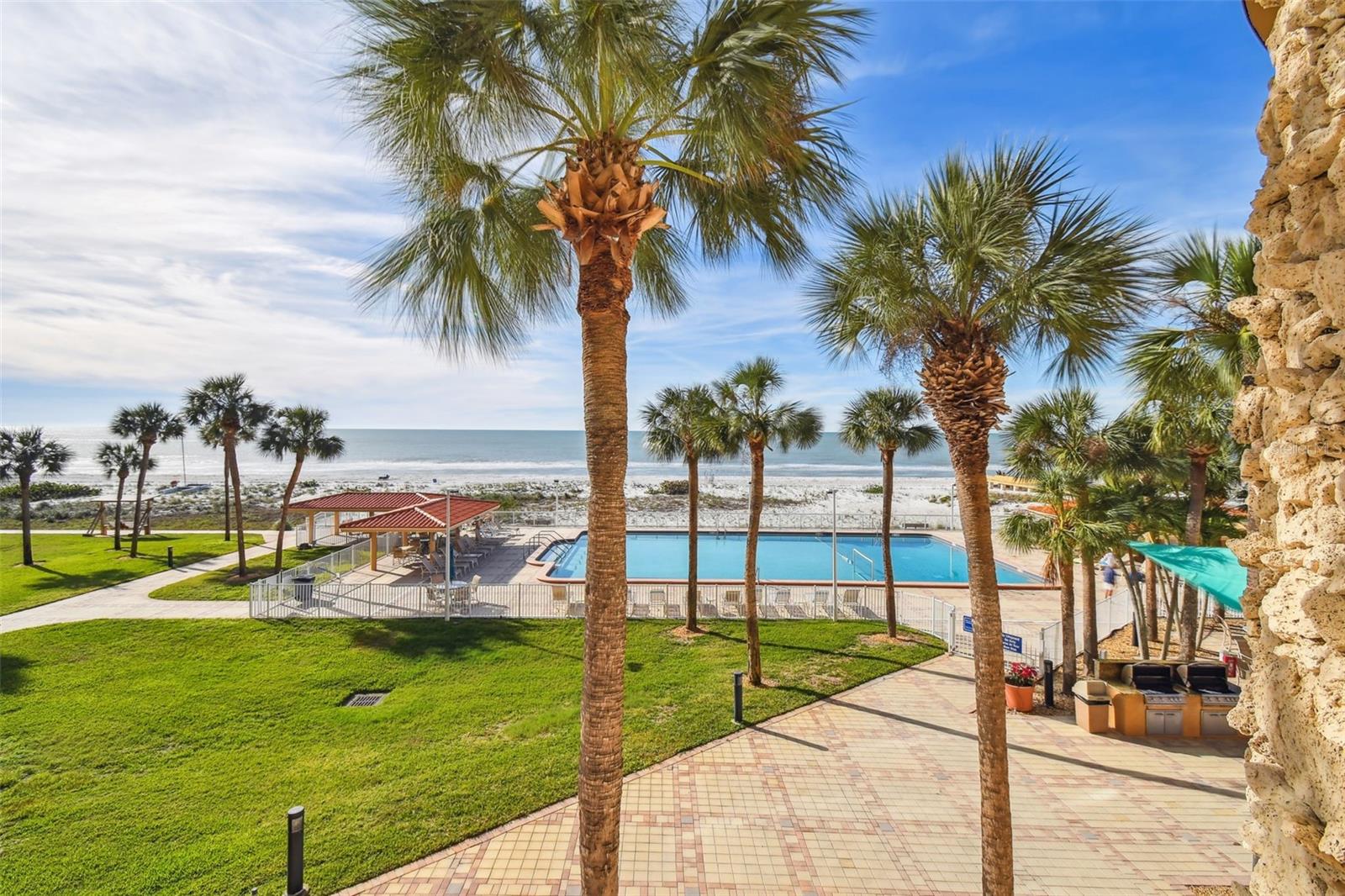 Image 31 of 51 For 880 Mandalay Avenue Cu15