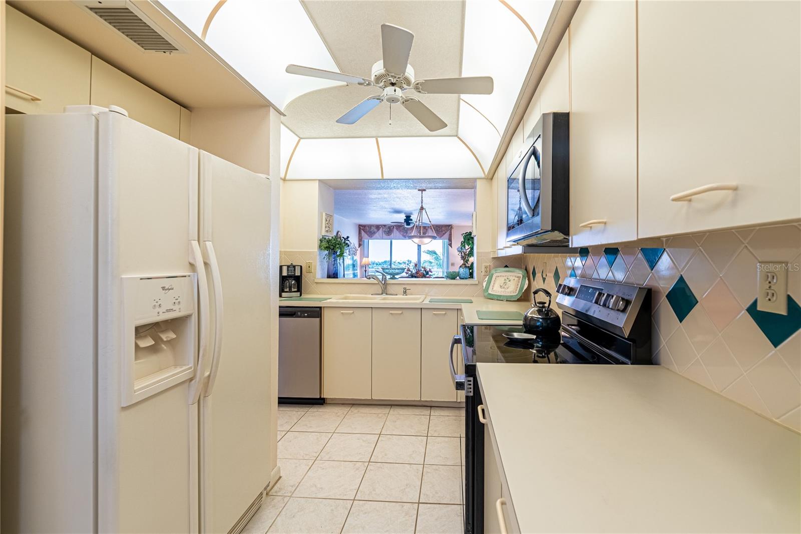 Image 18 of 34 For 5701 Bahia Del Mar Circle 407