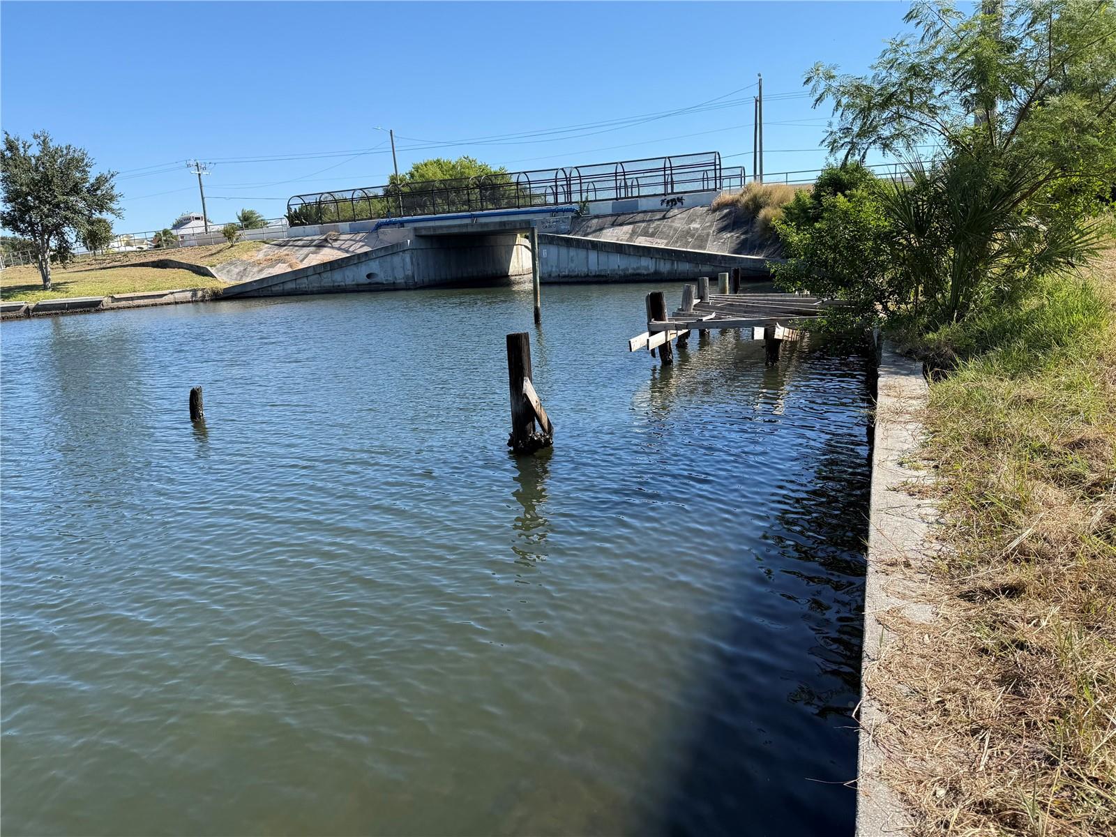 Image 4 of 7 For 601 Flamingo Drive