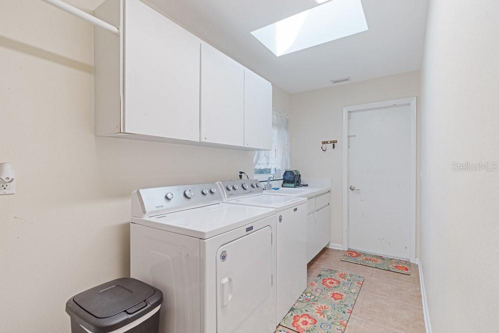 Image 10 of 29 For 105 Douglas Street