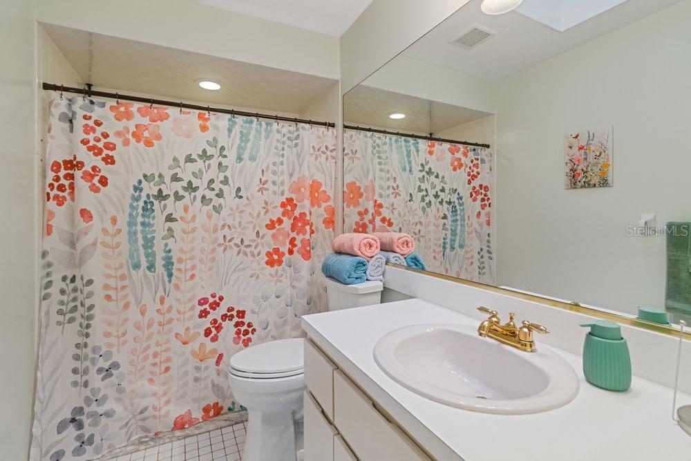 Image 13 of 29 For 105 Douglas Street