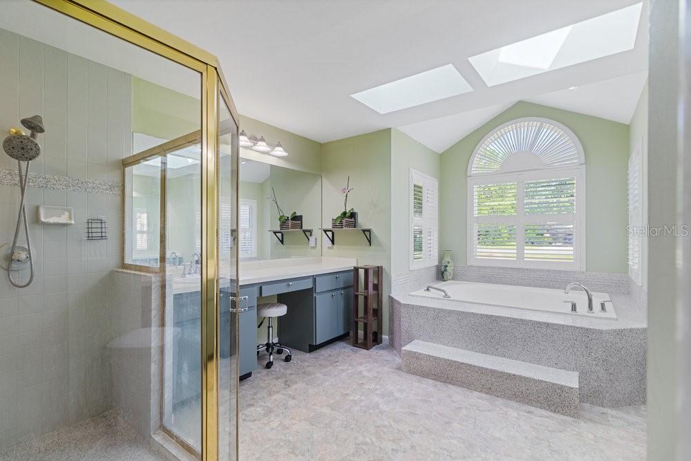 Image 17 of 29 For 105 Douglas Street