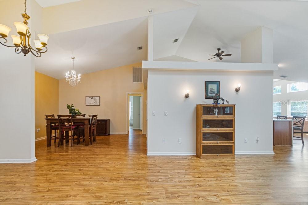 Image 21 of 29 For 105 Douglas Street