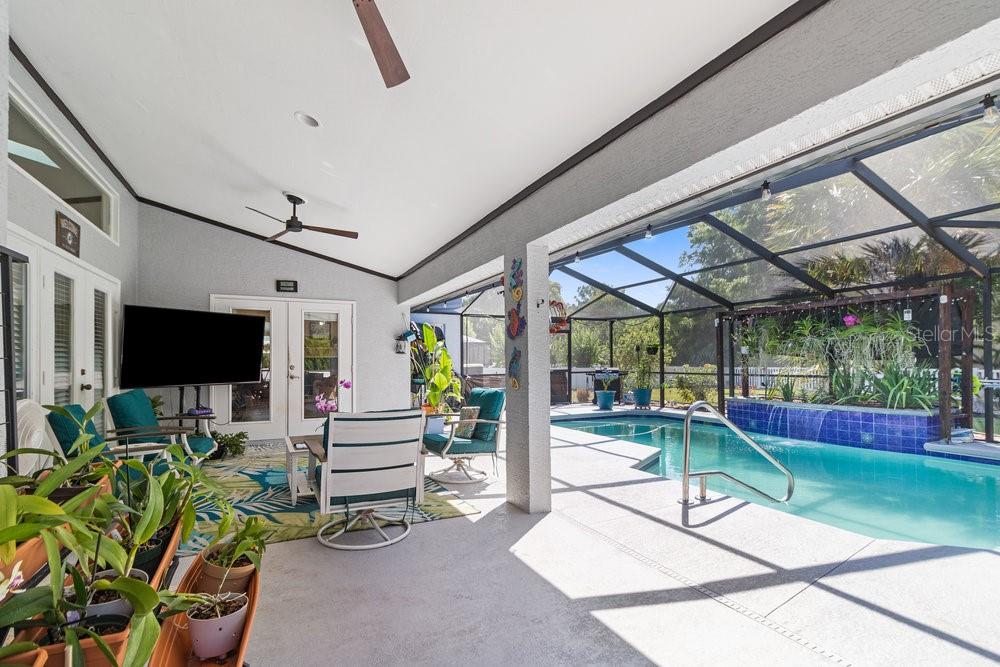 Image 25 of 29 For 105 Douglas Street