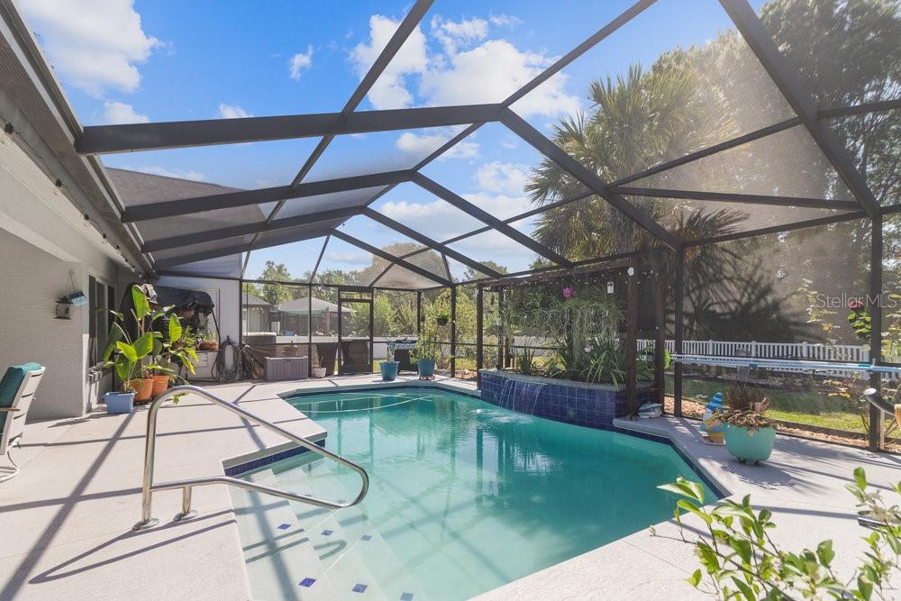 Image 26 of 29 For 105 Douglas Street