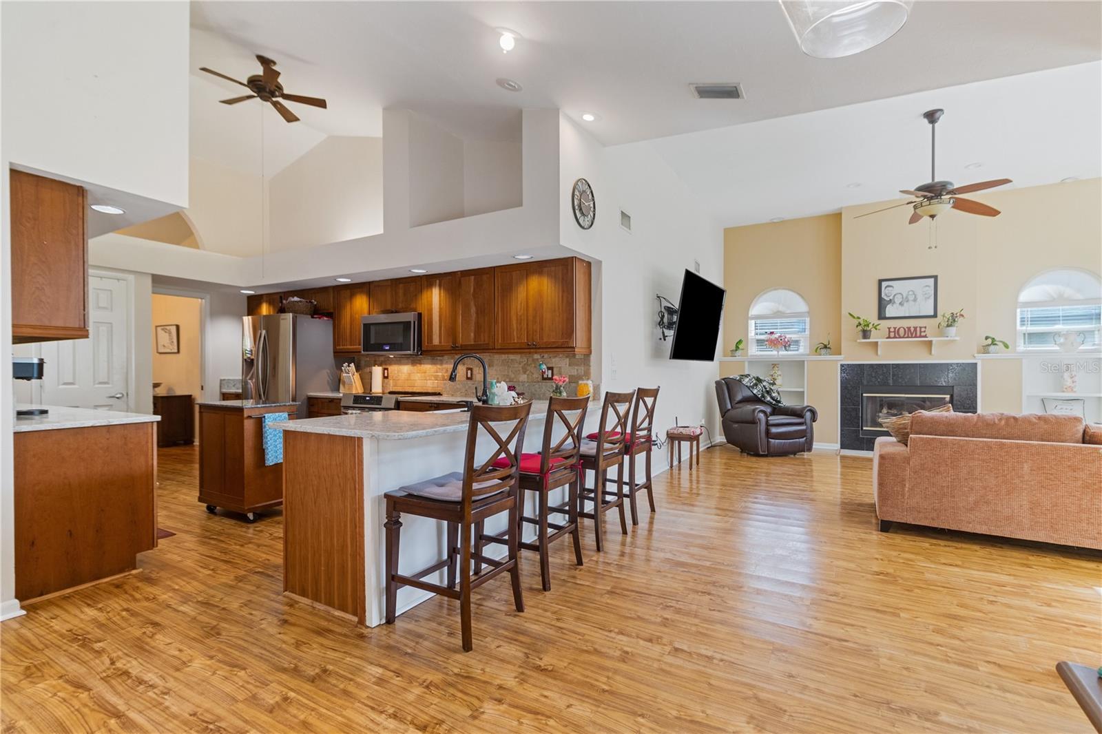 Image 6 of 29 For 105 Douglas Street