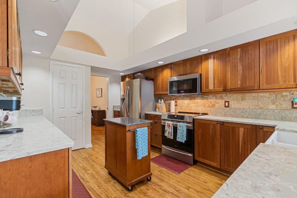 Image 8 of 29 For 105 Douglas Street