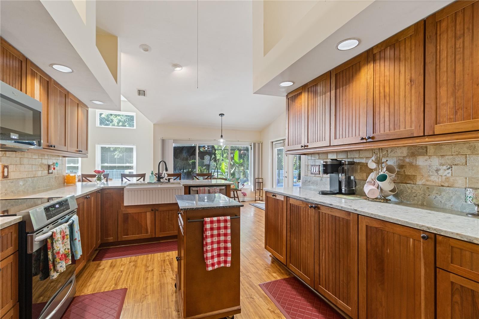 Image 9 of 29 For 105 Douglas Street