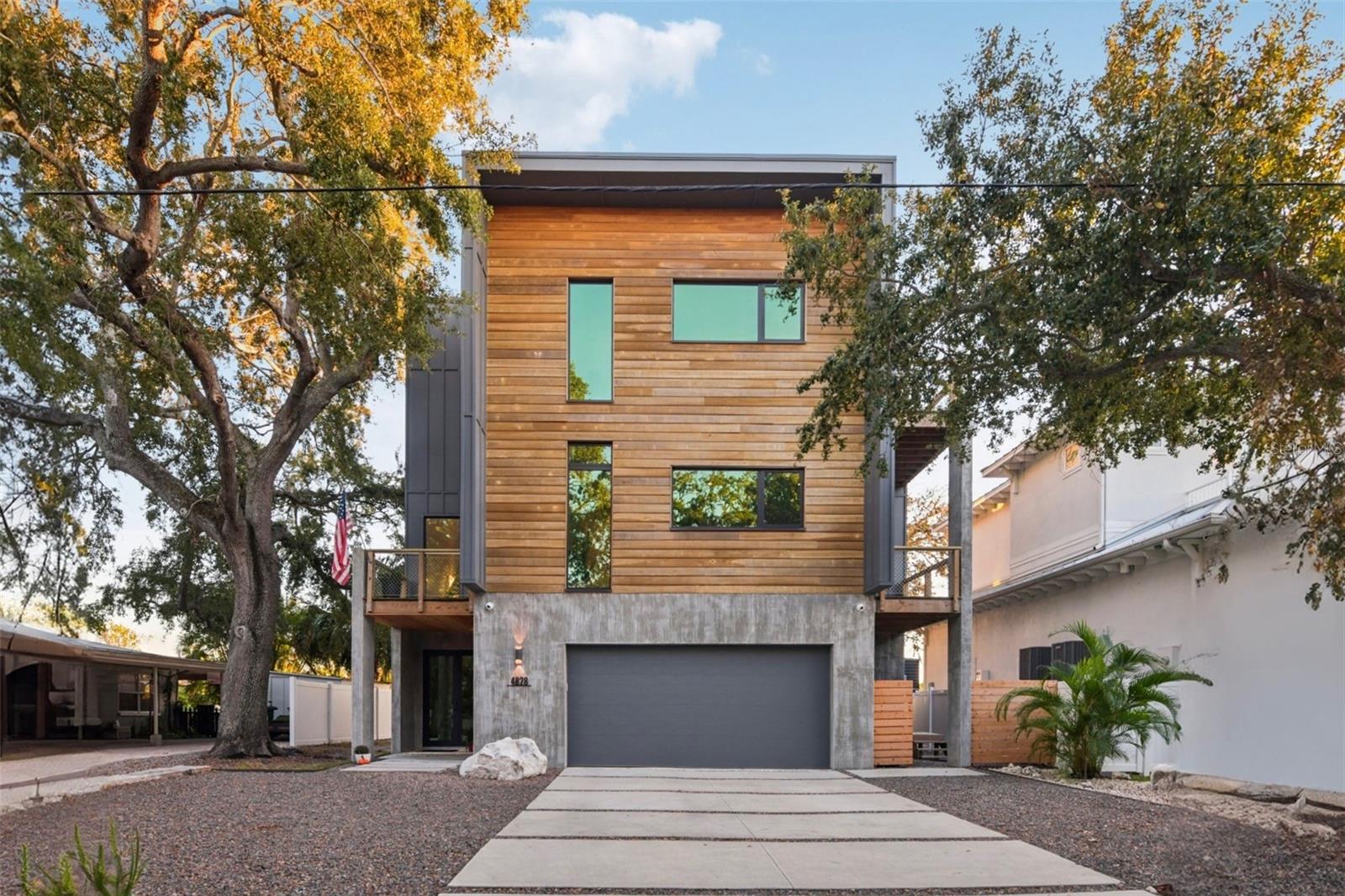 Image 2 of 67 For 4828 Flamingo Road