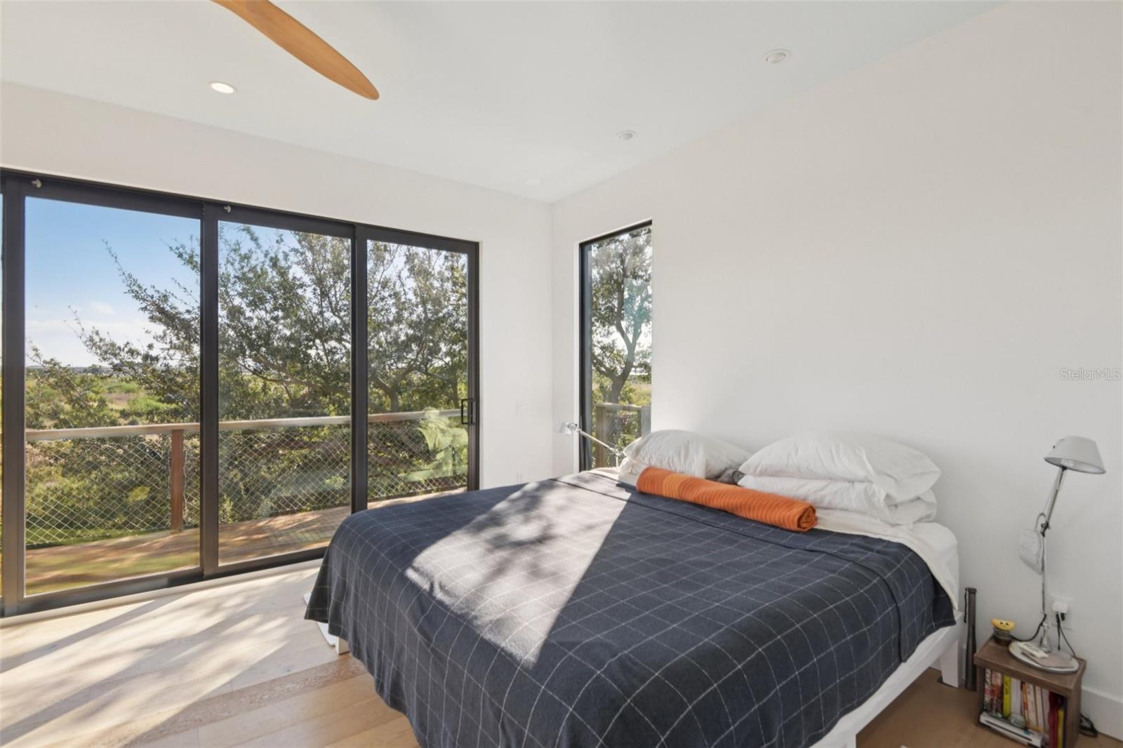 Image 32 of 67 For 4828 Flamingo Road