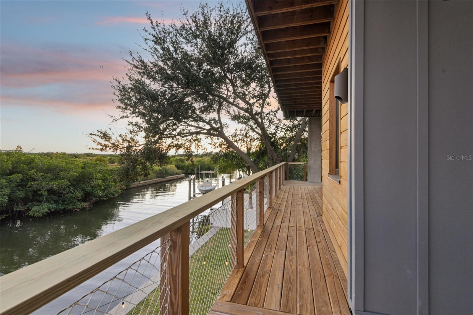 Image 35 of 67 For 4828 Flamingo Road