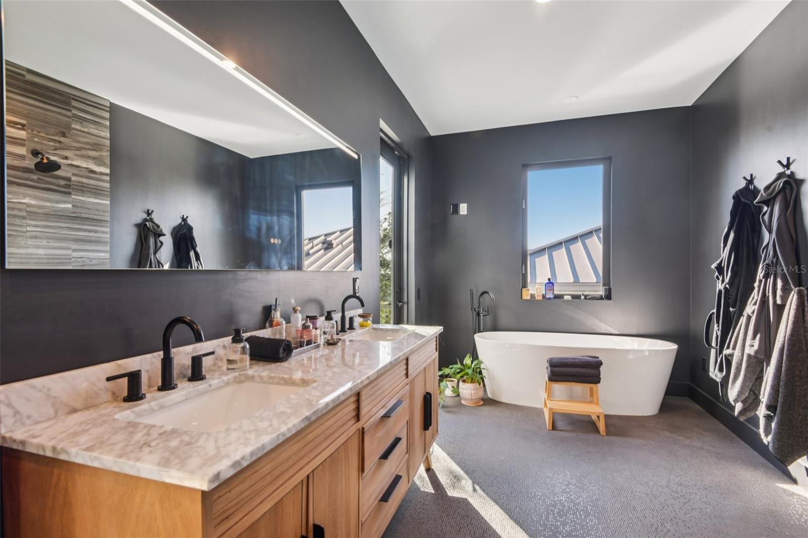 Image 37 of 67 For 4828 Flamingo Road