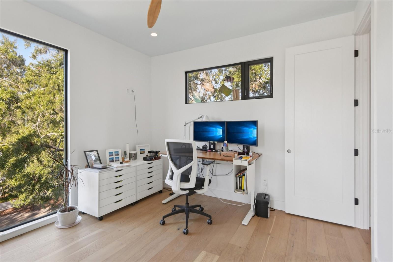 Image 46 of 67 For 4828 Flamingo Road