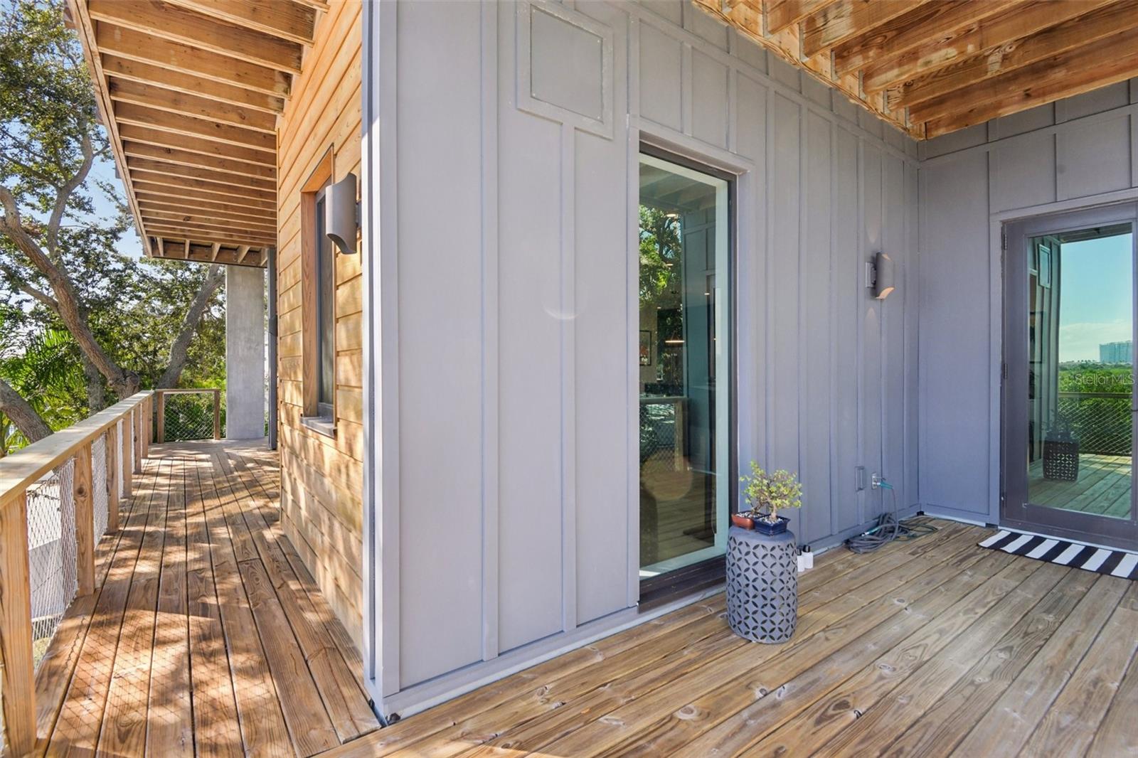 Image 8 of 67 For 4828 Flamingo Road