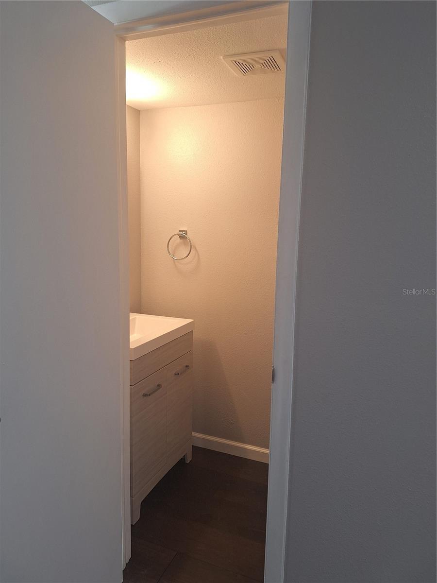 Image 12 of 40 For 3583 Whispering Oaks Lane 103