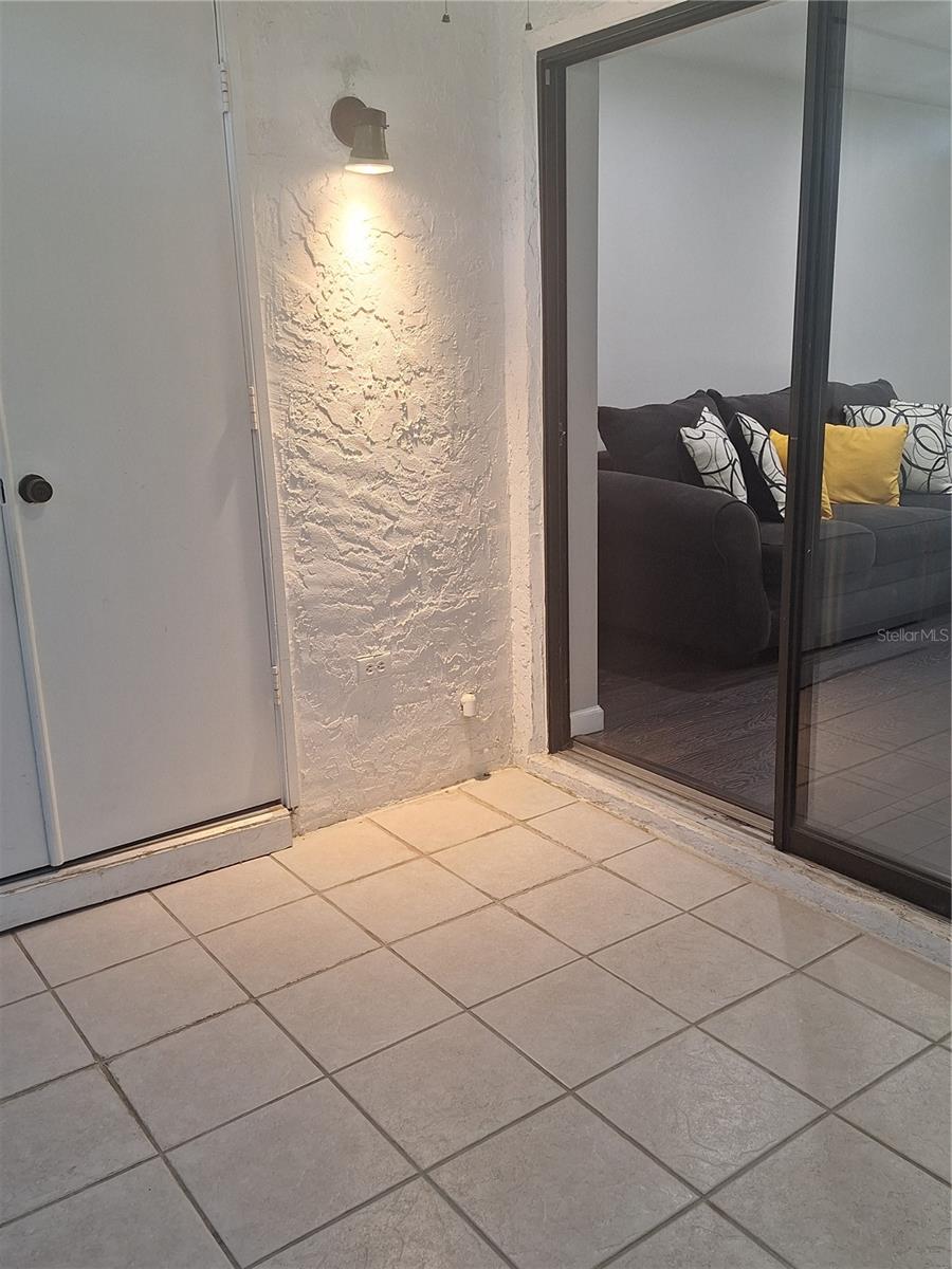 Image 20 of 40 For 3583 Whispering Oaks Lane 103