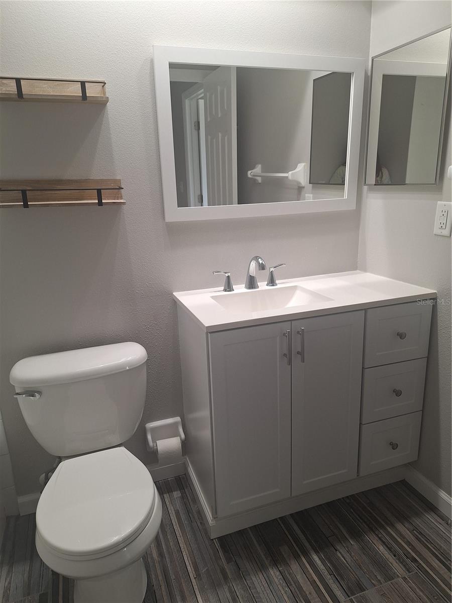 Image 29 of 40 For 3583 Whispering Oaks Lane 103