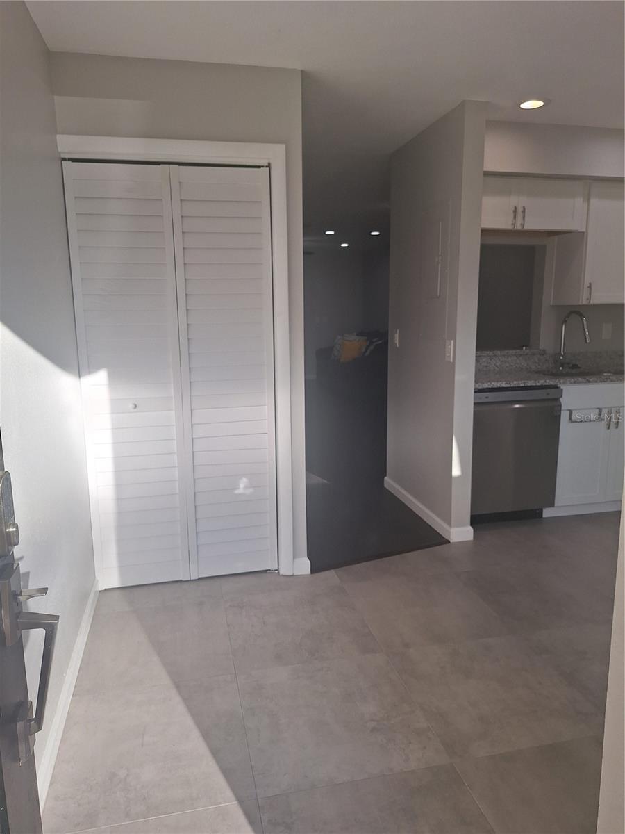 Image 3 of 40 For 3583 Whispering Oaks Lane 103