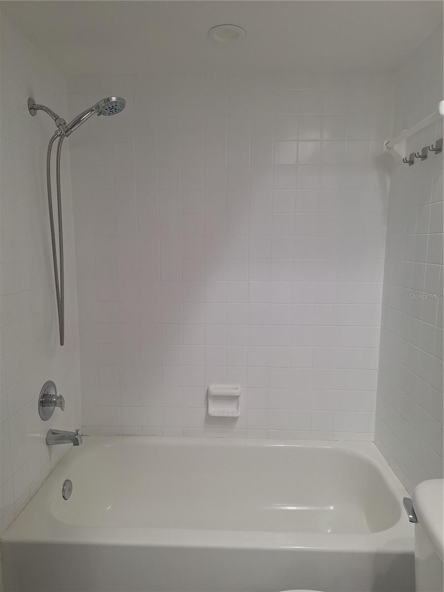 Image 30 of 40 For 3583 Whispering Oaks Lane 103